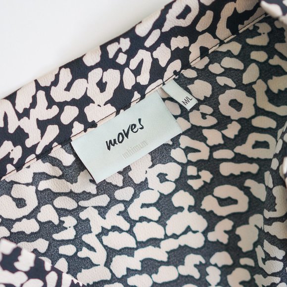 Moves by Minimum | Zebra Polyester Robe | Size M - Picture 6 of 6